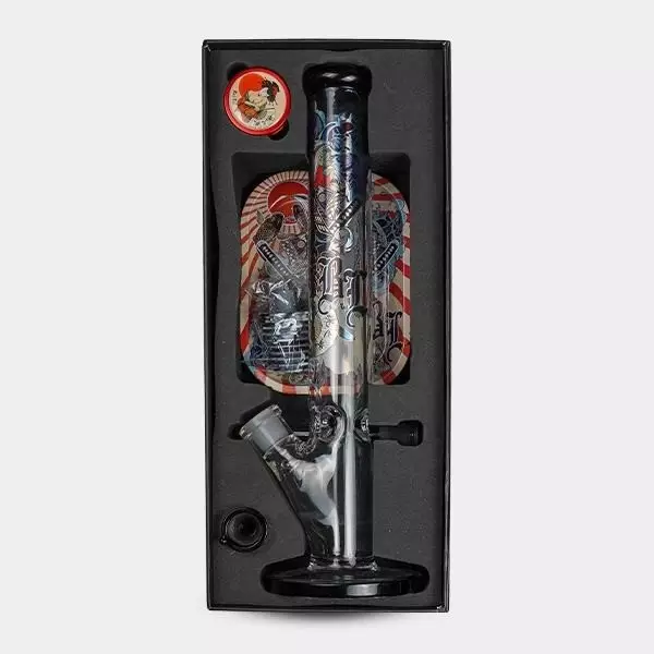 Bong con Maleta Ronin y Geisha Black Leaf maleta abierta