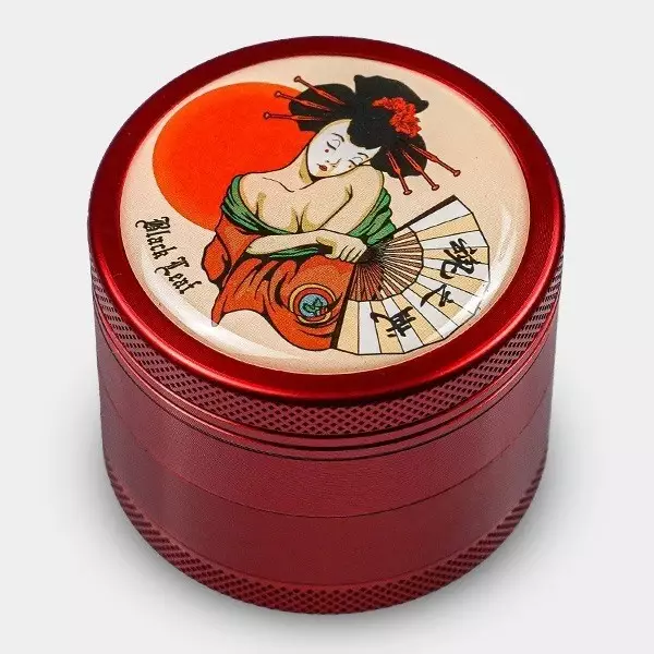 Bong con Maleta Ronin y Geisha Black Leaf grinder cerrado