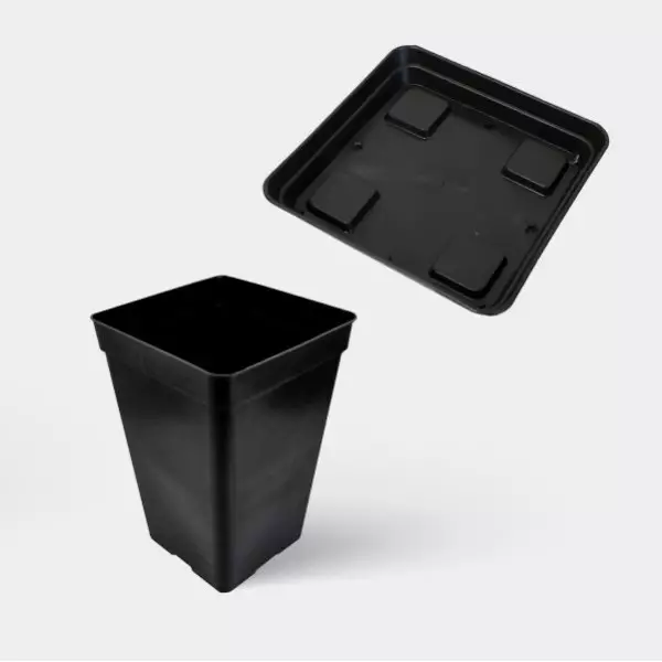 Quadratische Blumentöpfe