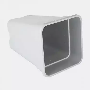 Quadratische weiße Blumentöpfe seitwärts