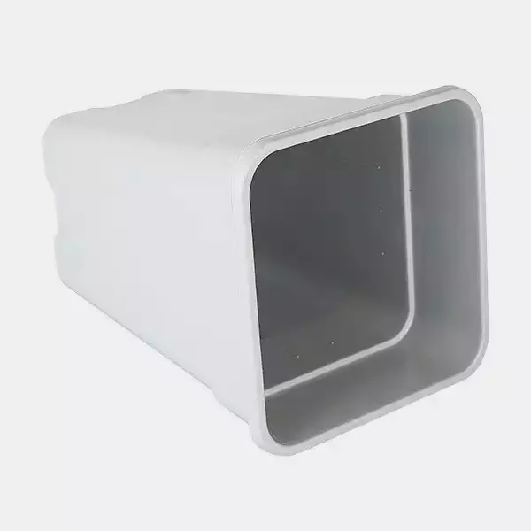 Quadratische weiße Blumentöpfe seitwärts