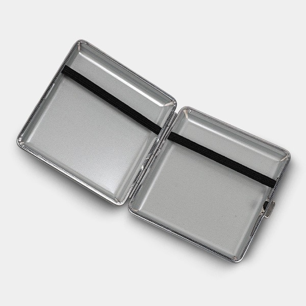 Rosige Metallzigarettenetui