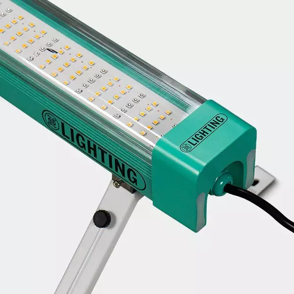 GB Lighting Under Canopy 120W PRO LED Detailansicht Leiste