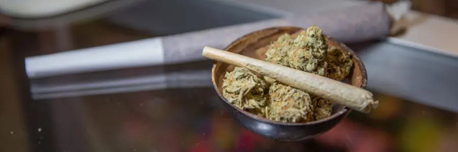 Wie man einen Joint mit der Porroflexie-Methode dreht