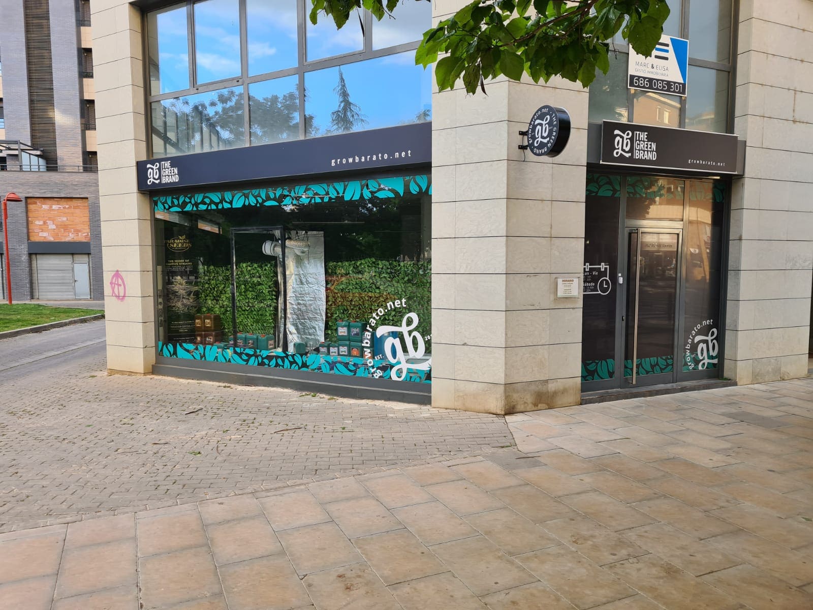 escaparate tienda gb lleida